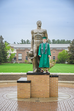25MSUSpring-0504-Alumni-123