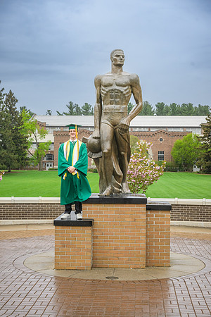 25MSUSpring-0504-Alumni-050