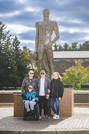 24MSU-SLE-Family-161