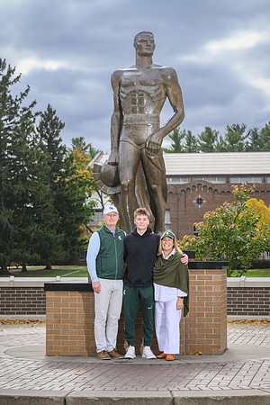 24MSU-SLE-Family-090