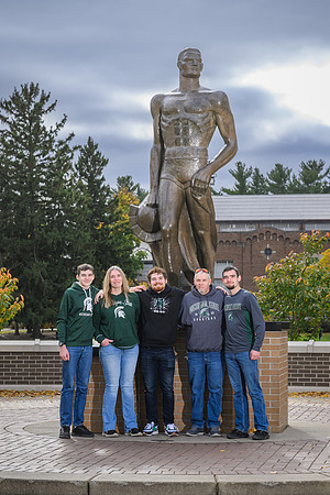 24MSU-SLE-Family-068