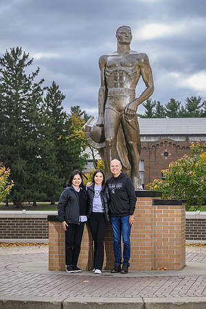 24MSU-SLE-Family-092