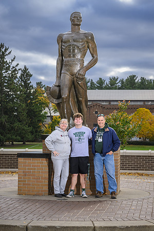 24MSU-SLE-Family-199
