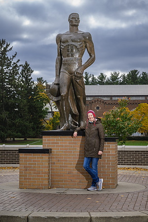 24MSU-SLE-Family-132