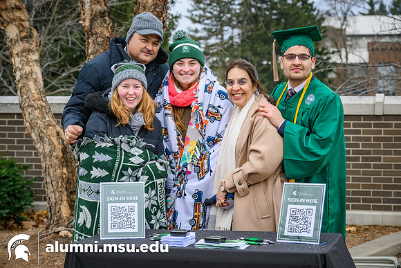 22MSUFall-1216-Friday-008