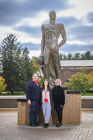 24MSU-SLE-Family-158