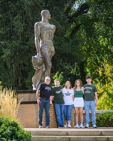 25MSU-SLE-Family-111-8x10