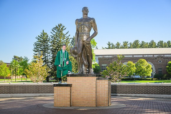 24MSUSpring-0501-Michael-006