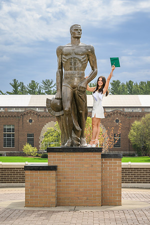 26MSUSpringGrads-0419-Mikki-169