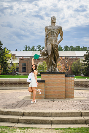 26MSUSpringGrads-0419-Mikki-168
