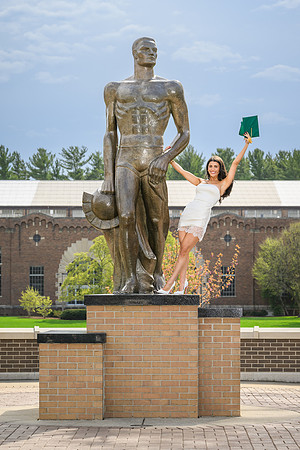 26MSUSpringGrads-0419-Mikki-178
