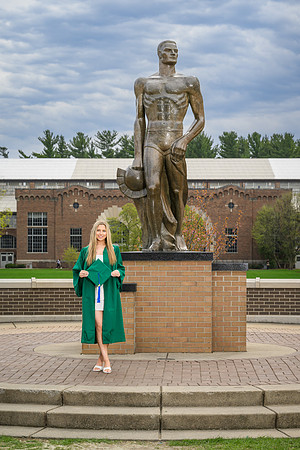26MSUSpringGrads-0419-Mikki-150