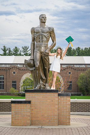 26MSUSpringGrads-0419-Mikki-146
