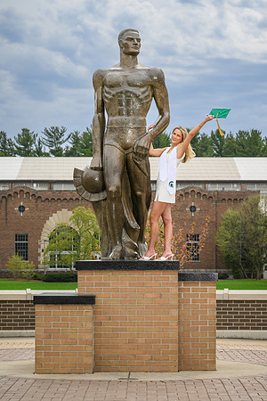 26MSUSpringGrads-0419-Mikki-165