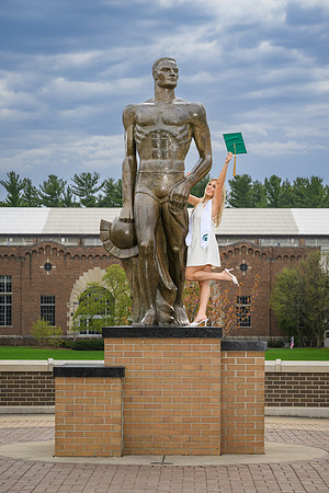 26MSUSpringGrads-0419-Mikki-173