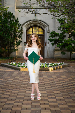 26MSUSpringGrads-0423-Gabi-012