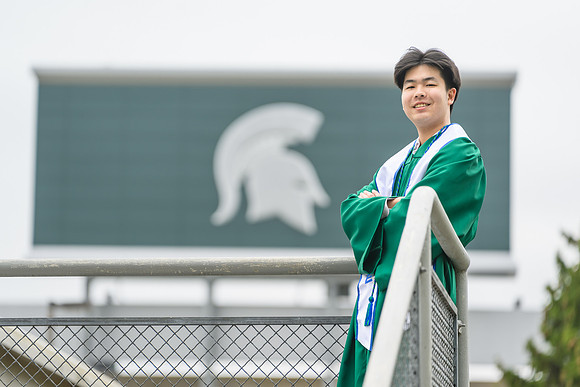 26MSUSpringGrads-0425-Mason-011