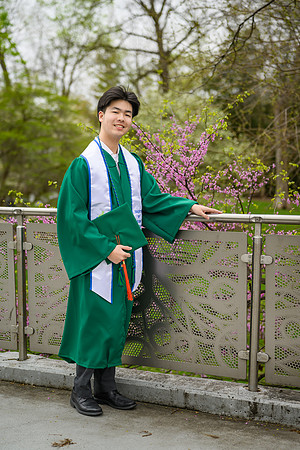 26MSUSpringGrads-0425-Mason-008