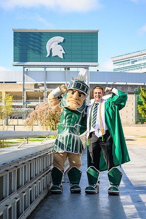 26MSUSpringGrads-0430-Sparty-038
