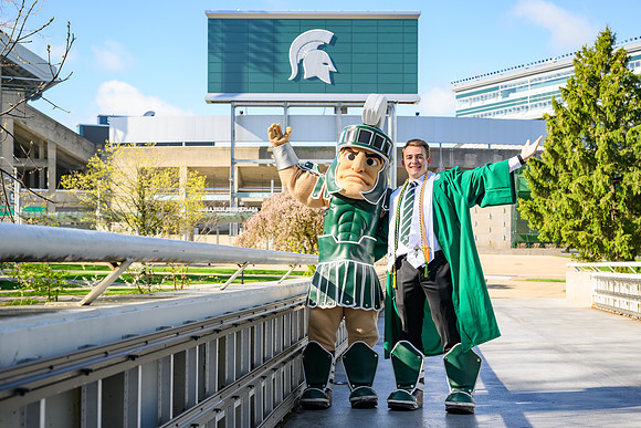 26MSUSpringGrads-0430-Sparty-039
