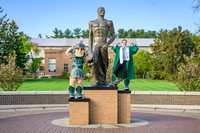 26MSUSpringGrads-0430-Sparty-007