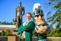 26MSUSpringGrads-0430-Sparty-014