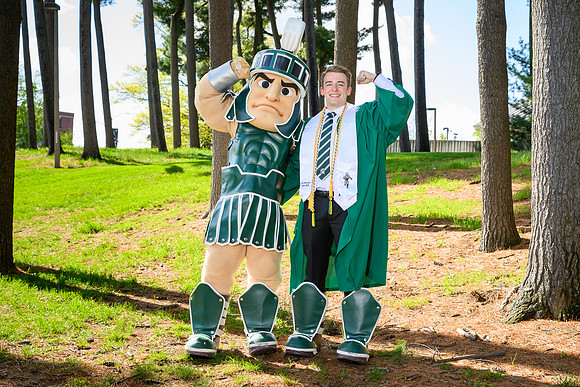 26MSUSpringGrads-0430-Sparty-064