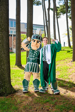 26MSUSpringGrads-0430-Sparty-071
