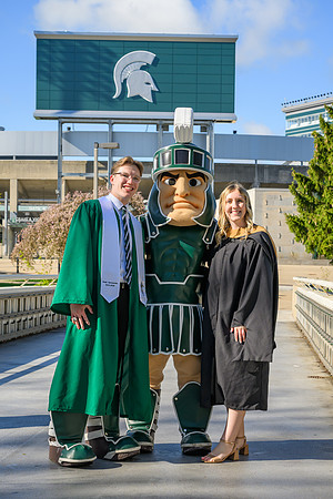 26MSUSpringGrads-0430-Sparty-048