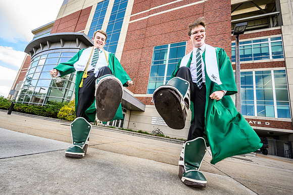 26MSUSpringGrads-0430-Sparty-076