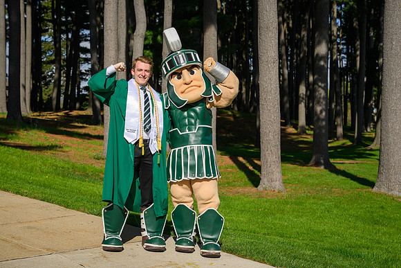 26MSUSpringGrads-0430-Sparty-063