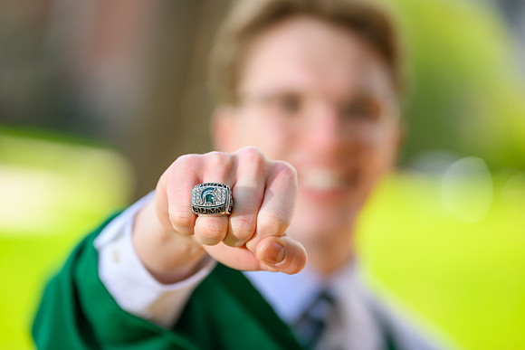 26MSUSpringGrads-0430-Sparty-068