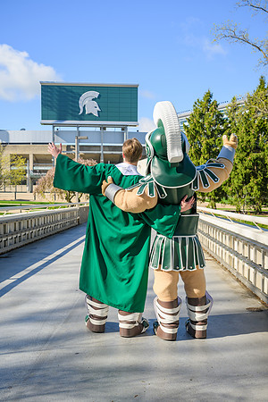 26MSUSpringGrads-0430-Sparty-055