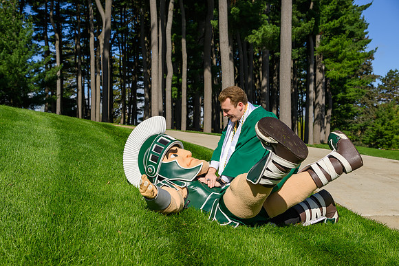 26MSUSpringGrads-0430-Sparty-057