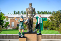 26MSUSpringGrads-0430-Sparty-008