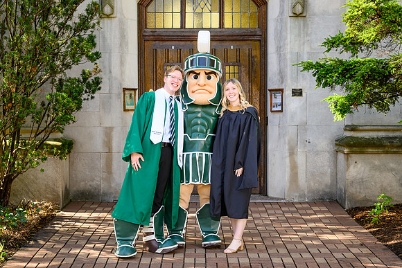 26MSUSpringGrads-0430-Sparty-022