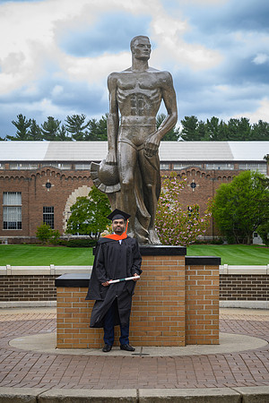 26MSUSpringGrads-0501-Alumni-020