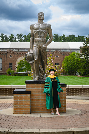 26MSUSpringGrads-0501-Alumni-009