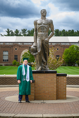 26MSUSpringGrads-0501-Alumni-010