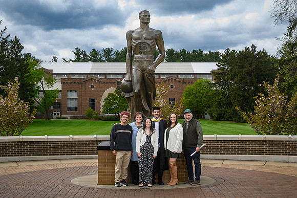 26MSUSpringGrads-0501-Alumni-017