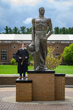 26MSUSpringGrads-0501-Alumni-224
