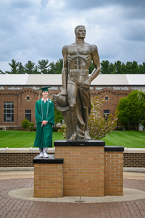 26MSUSpringGrads-0501-Alumni-318