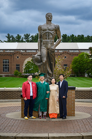 26MSUSpringGrads-0501-Alumni-325