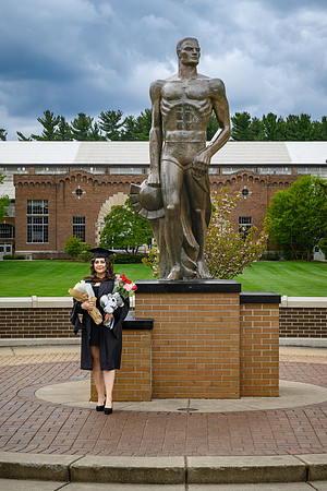 26MSUSpringGrads-0501-Alumni-247