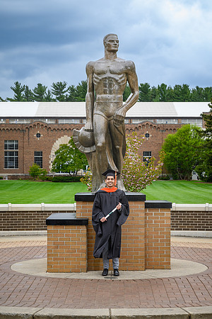 26MSUSpringGrads-0501-Alumni-332