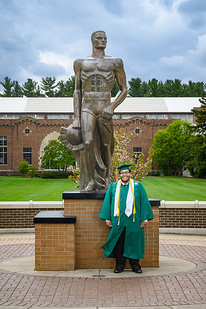 26MSUSpringGrads-0501-Alumni-281