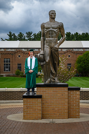 26MSUSpringGrads-0501-Alumni-257