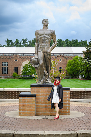 26MSUSpringGrads-0501-Alumni-335