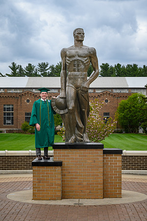 26MSUSpringGrads-0501-Alumni-309