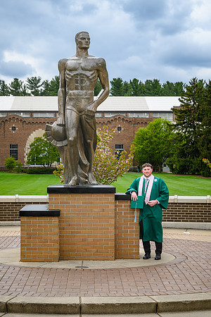 26MSUSpringGrads-0501-Alumni-283